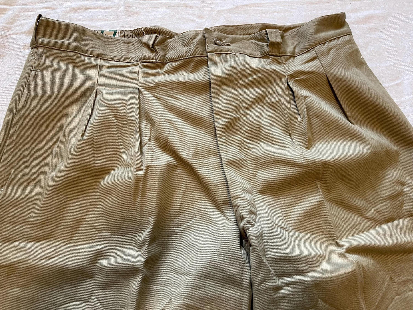 Genuine French Army Vintage Cotton/Twill M1952 Chino Khaki Short In New Mint Condition.