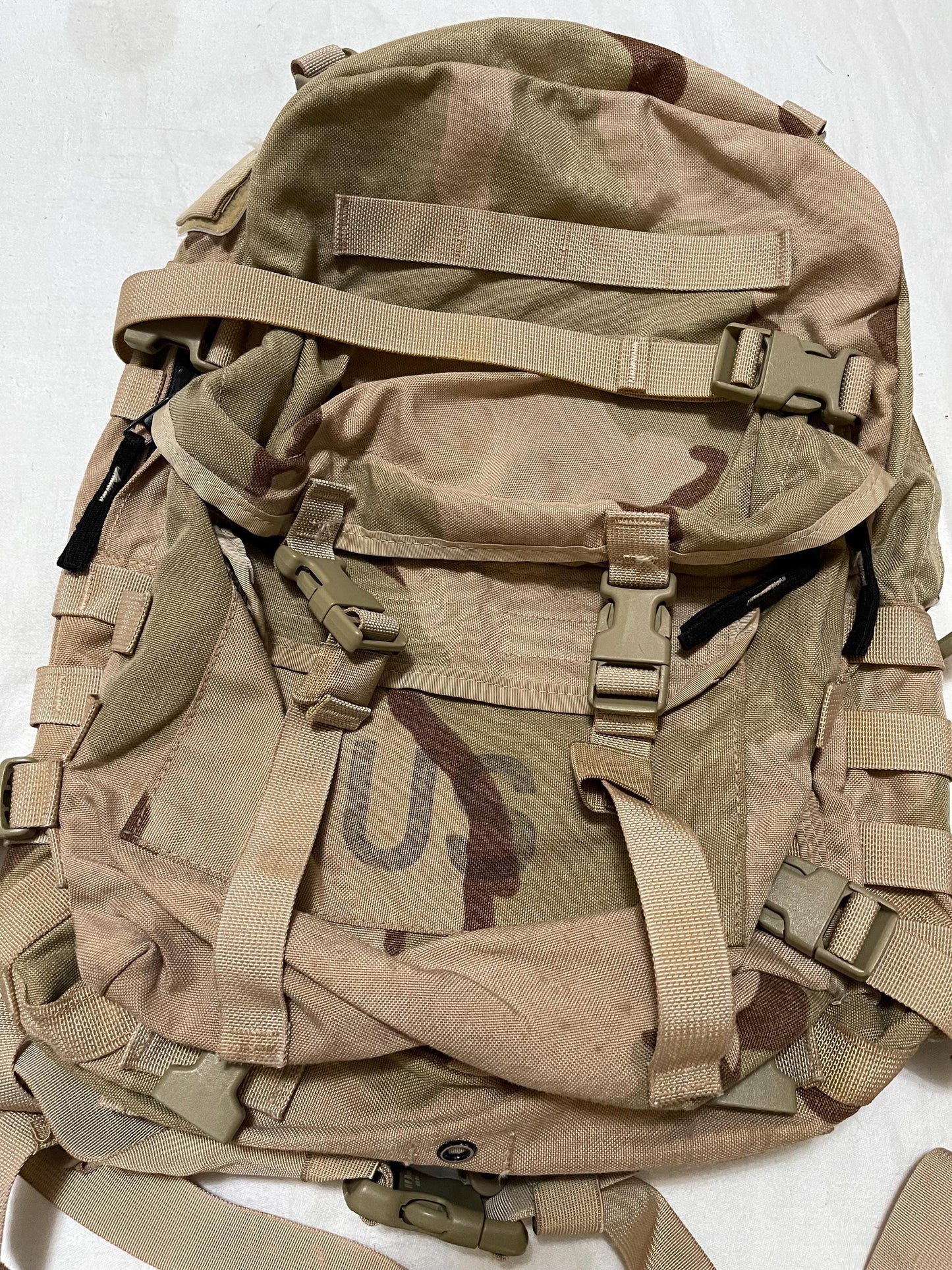 Genuine US Military Gulf war era Desert camouflage 3 days assault pack with soft Pad & hard stiffener  Condition: Very Good.