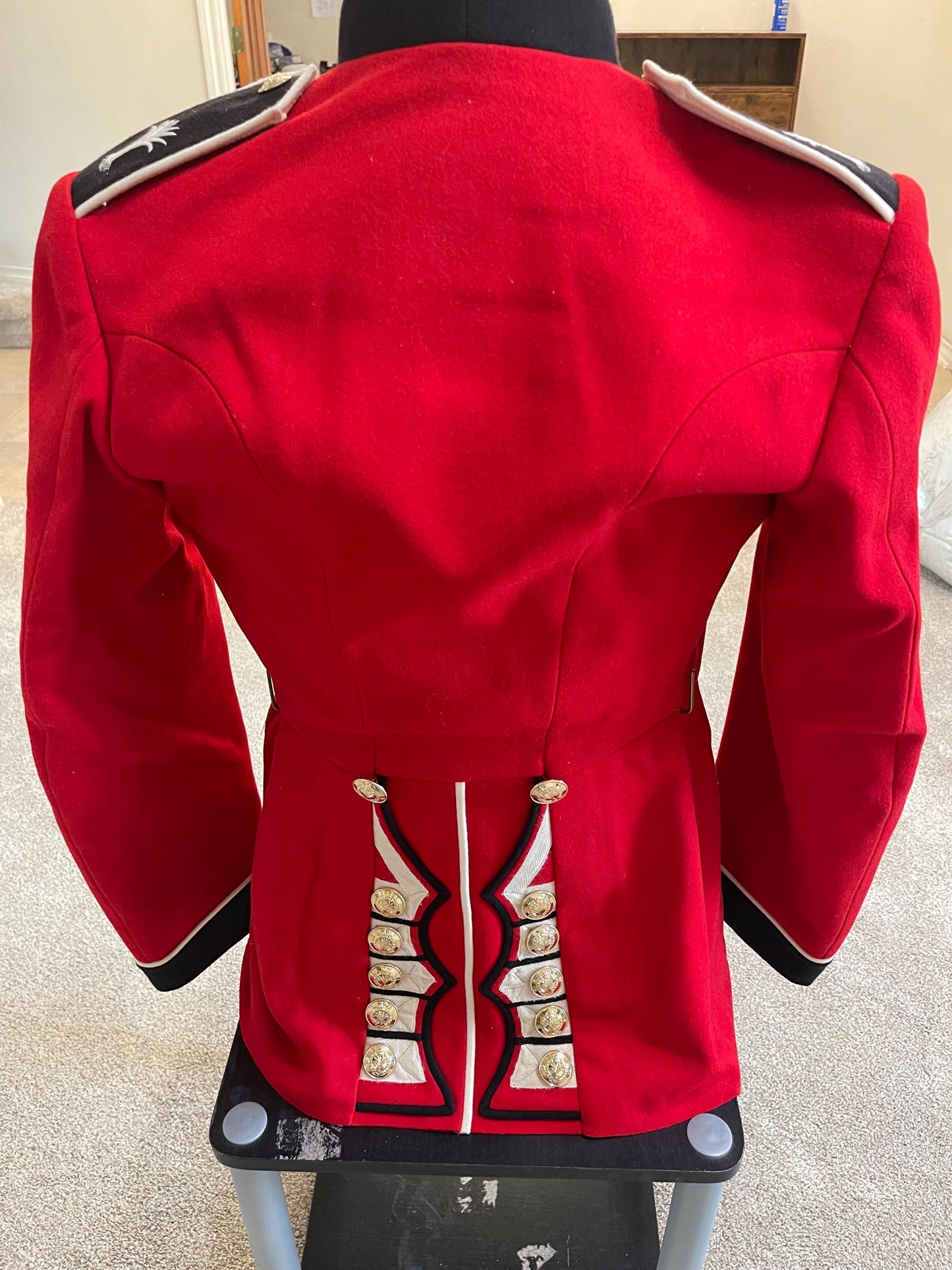 Genuine Vintage British Coldstream Guards Men’s Red Ceremonial Tunic New in Mint condition Size Medium.