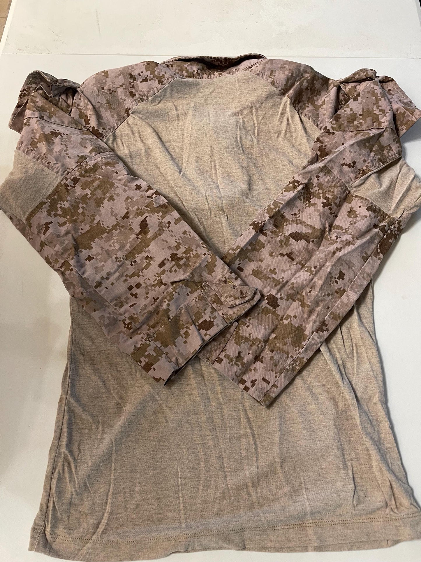 US military usmc desert combat digital desert insect guard FROG shirt.