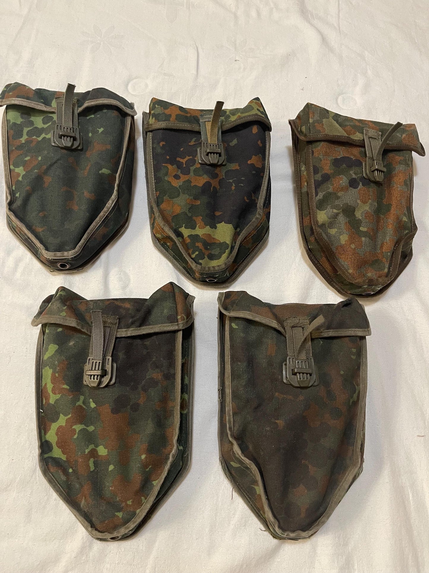 German Military Tri-fold Shovel Entrenching Tool Survival Bund w/ Flecktarn Case
