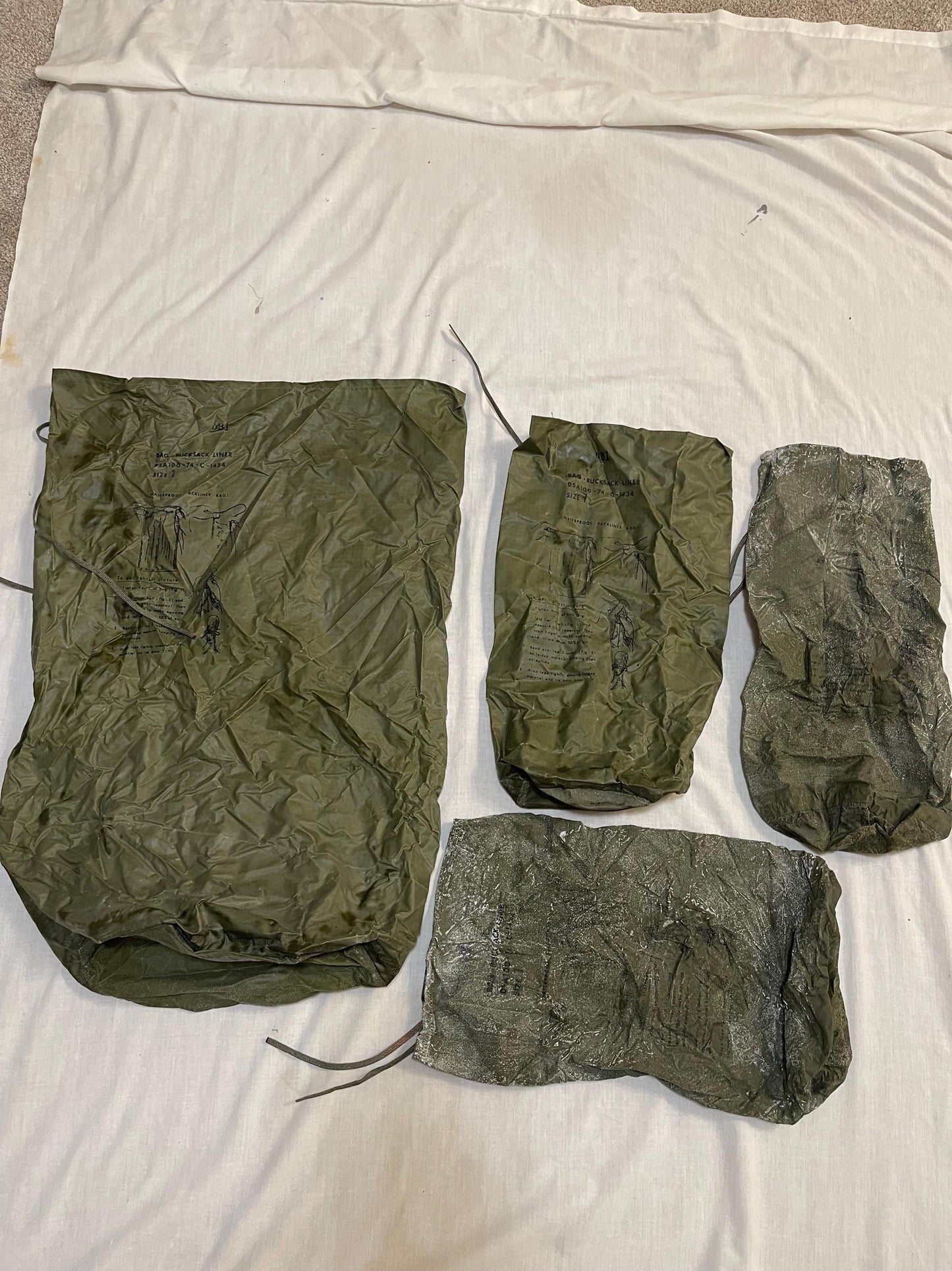 US Vietnam Alice Pack Rucksack Medium dated 1974 W/ Manual & 4 Waterproof bags New old stock