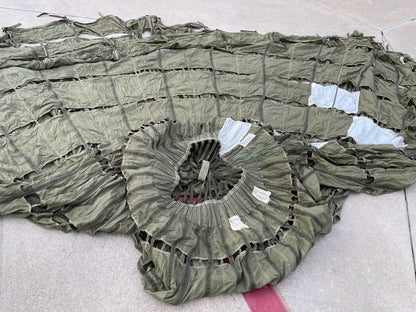 US military Olive drab/ color Extraction Parachute in mint condition, Canopy, Shade, photo shoot and collectible.