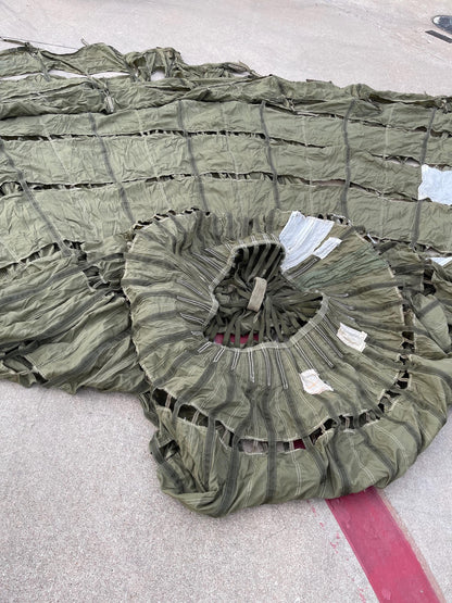 US military Olive drab/ color Extraction Parachute in mint condition, Canopy, Shade, photo shoot and collectible.