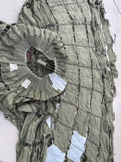 US military Olive drab/ color Extraction Parachute in mint condition, Canopy, Shade, photo shoot and collectible.