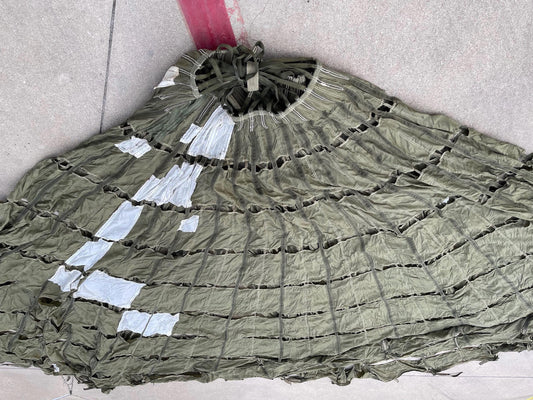 US military Olive drab/ color Extraction Parachute in mint condition, Canopy, Shade, photo shoot and collectible.