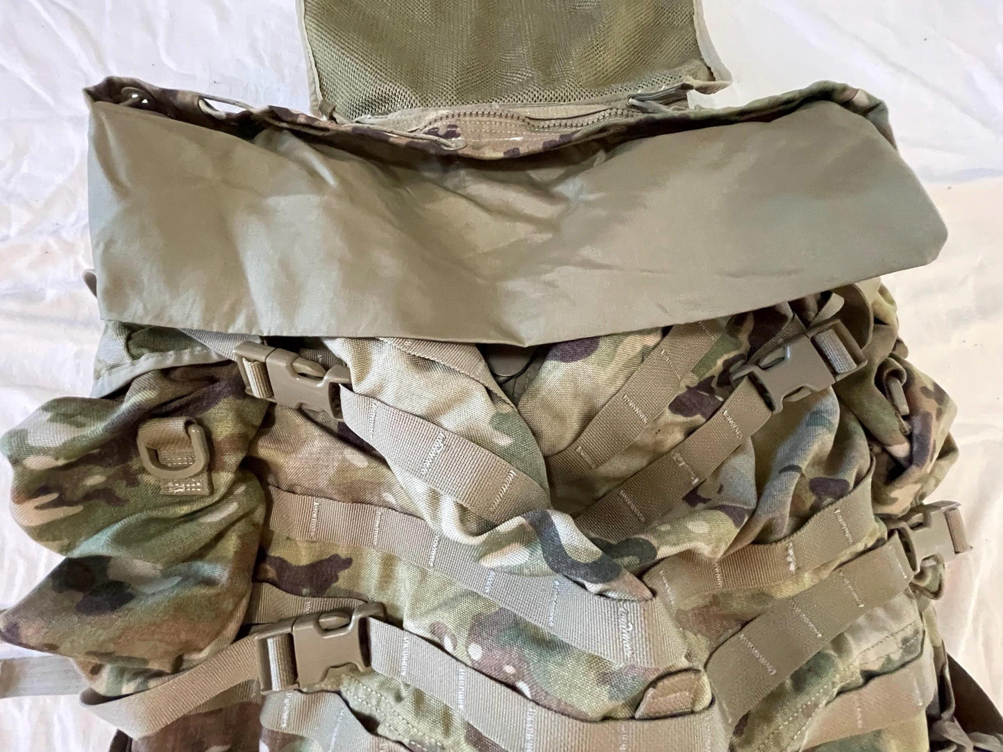 Genuine US military multicam/ocp mollee II Rucksack /FILBE Complete with Frame, shoulder straps and 2 sustainment Pouches.