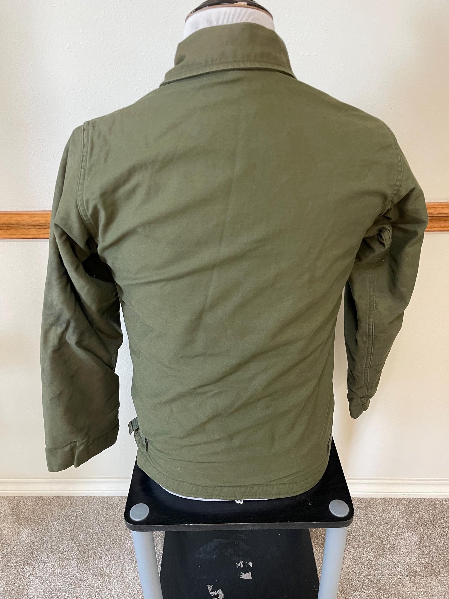 Genuine US Navy Vintage Cold weather permeable Deck Jacket Small .
