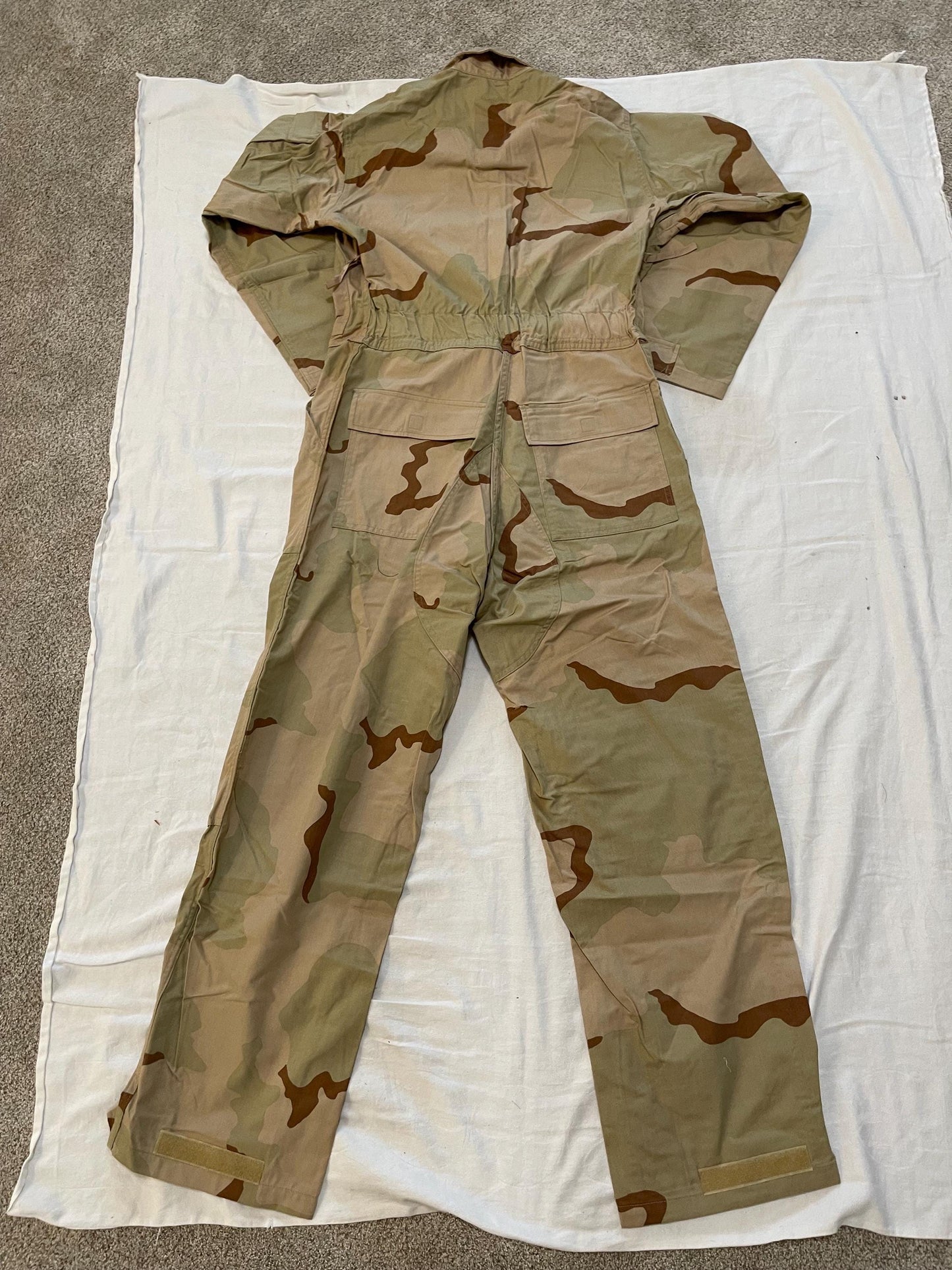 U.S. Army DCU Mechanics Coveralls Jumpsuit Desert Camouflage Medium NWT