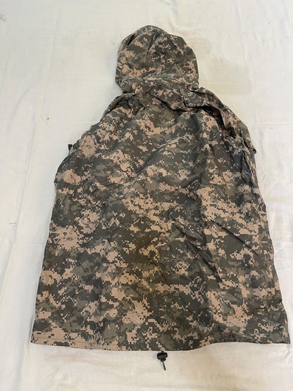 Genuine US Military ACU universal  ECWCS Goretex Digital Parka/ Jacket Extreme Cold Weather Medium Regular. New.