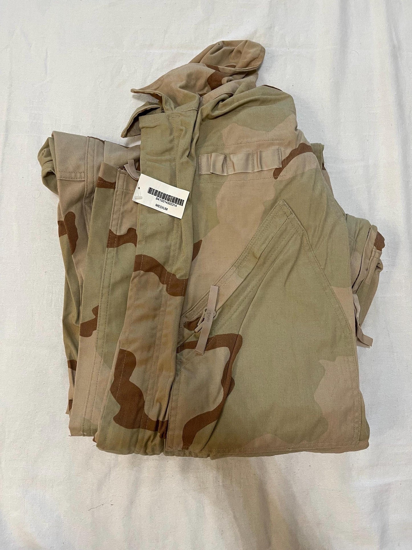 U.S. Army DCU Mechanics Coveralls Jumpsuit Desert Camouflage Medium NWT