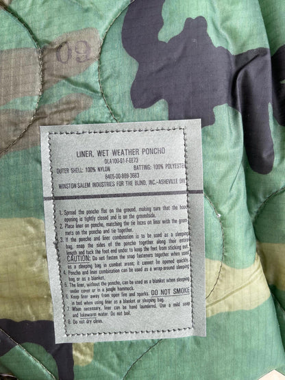 USGI Authentic Poncho Liner/Woobie Woodland Camo US MIL Issue New