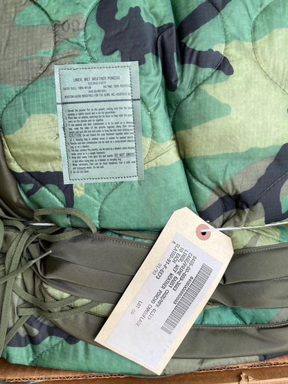 USGI Authentic Poncho Liner/Woobie Woodland Camo US MIL Issue New