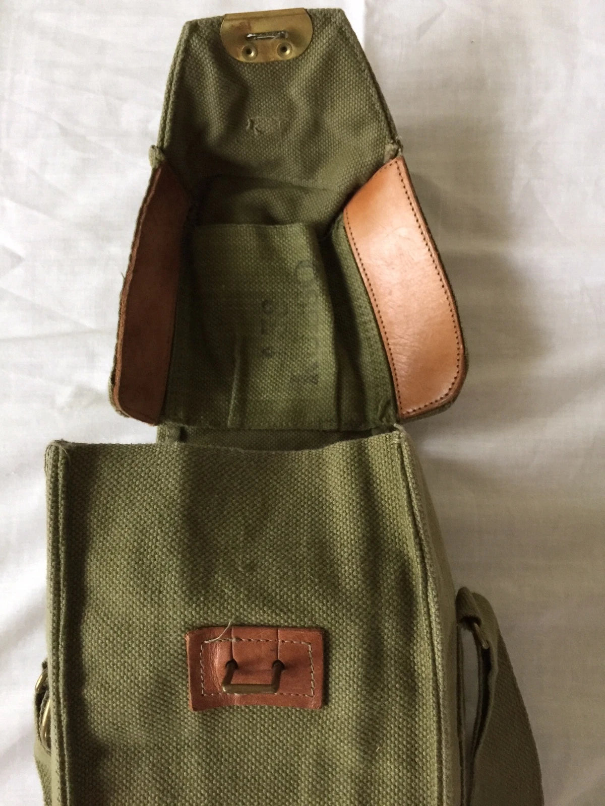 BELGIUM ARMY ENGINEER'S BAG ,CARRIER,1950S ERA, CANVAS In MINT CONDITION. - Image 4