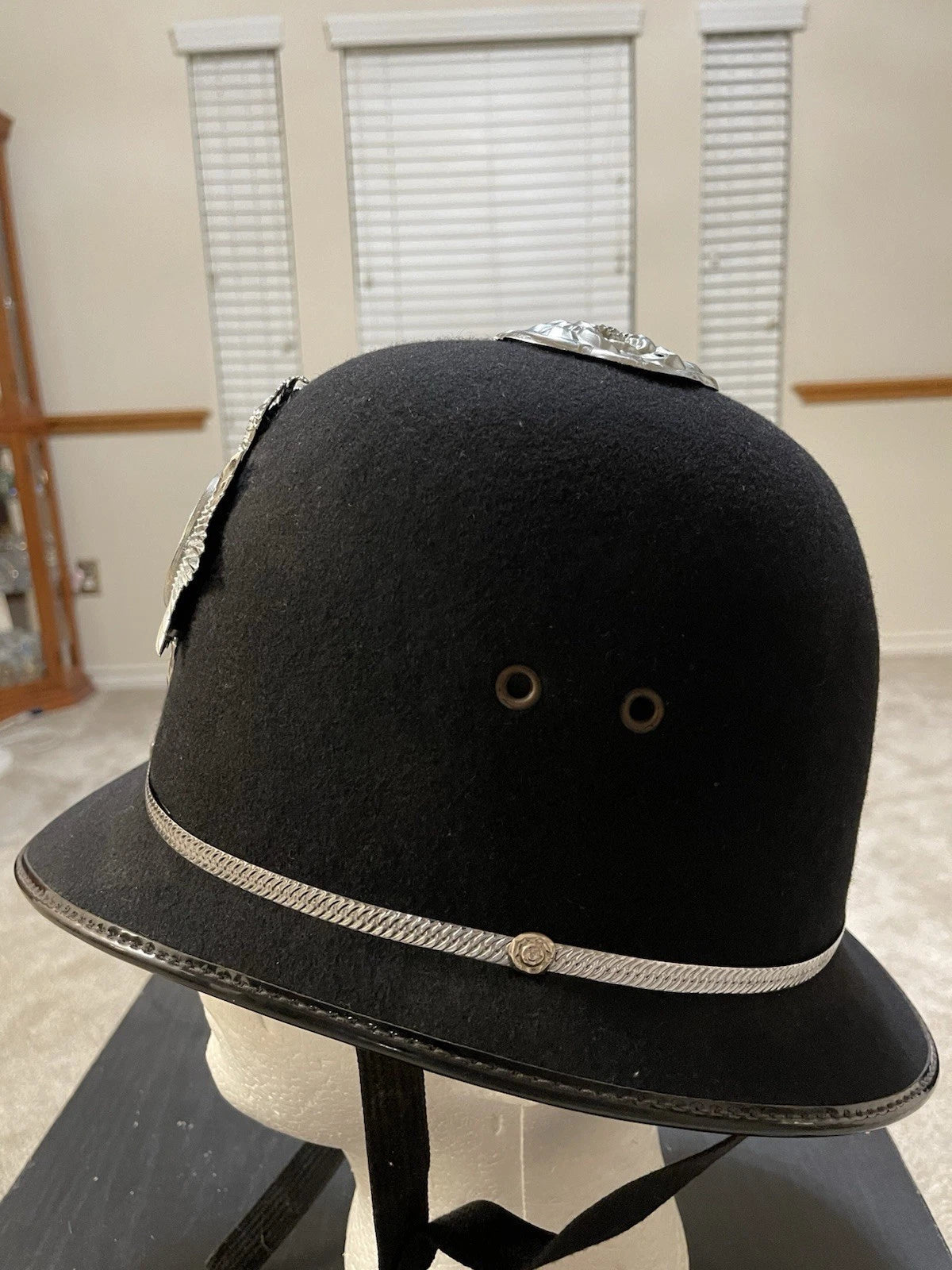 British Bobby  SUSSEX  Helmet Size 60 CM. Large , Mint. - Image 4