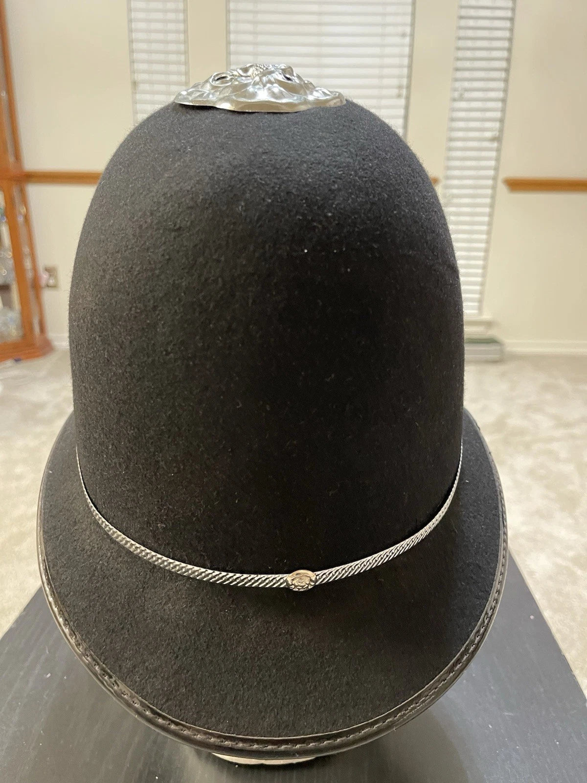 British Bobby  SUSSEX  Helmet Size 60 CM. Large , Mint. - Image 5