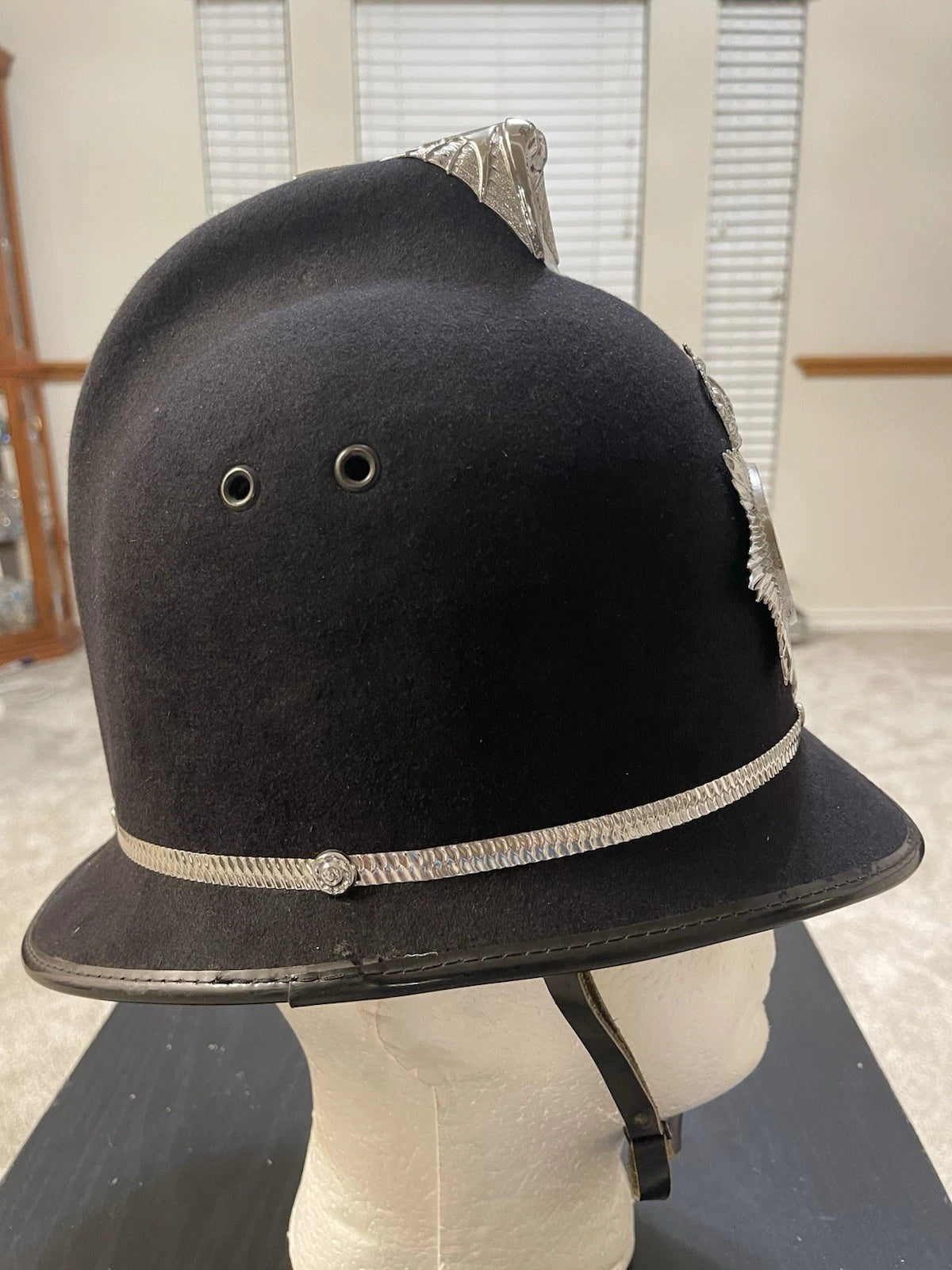 British Bobby  SUFFOLK  Helmet Size 58/59 CM. Medium, 71/4"/ 73/8" , Mint. - Image 6