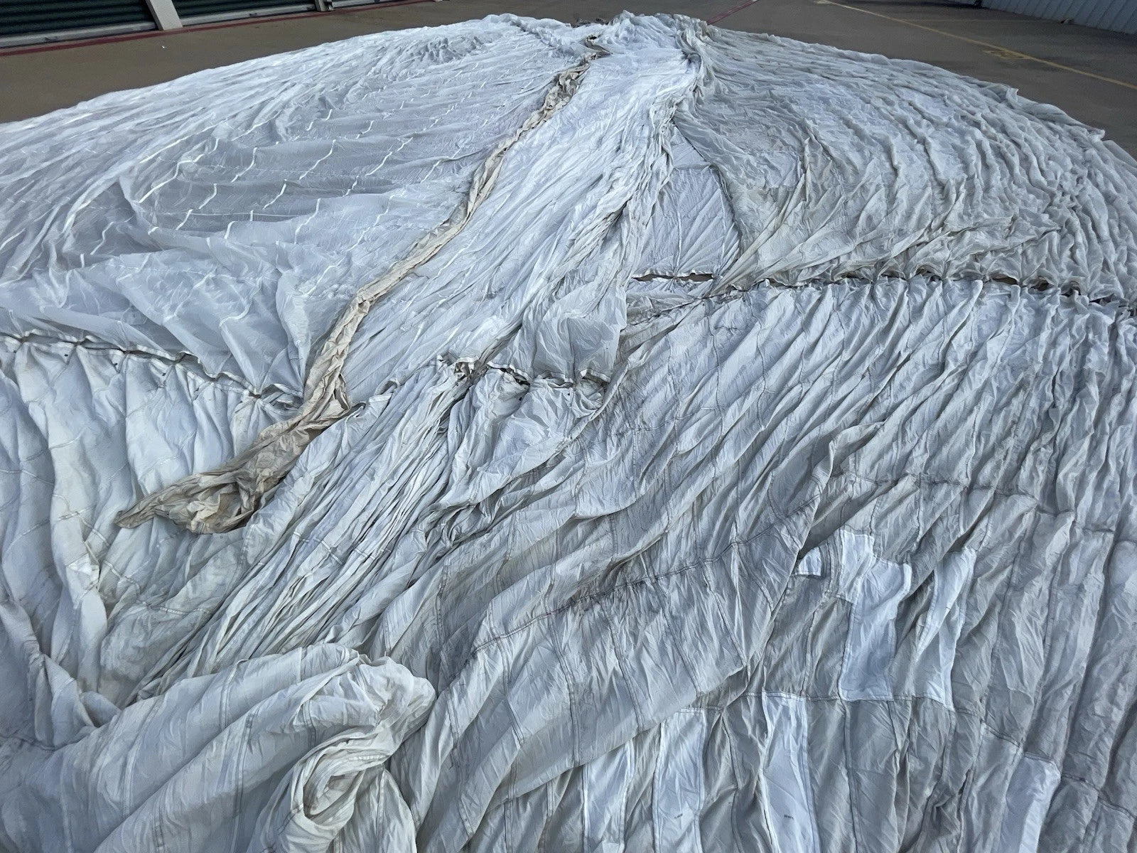 British Military 100ft. Diameter White Cargo Parachute With  Carry Bags - Image 12