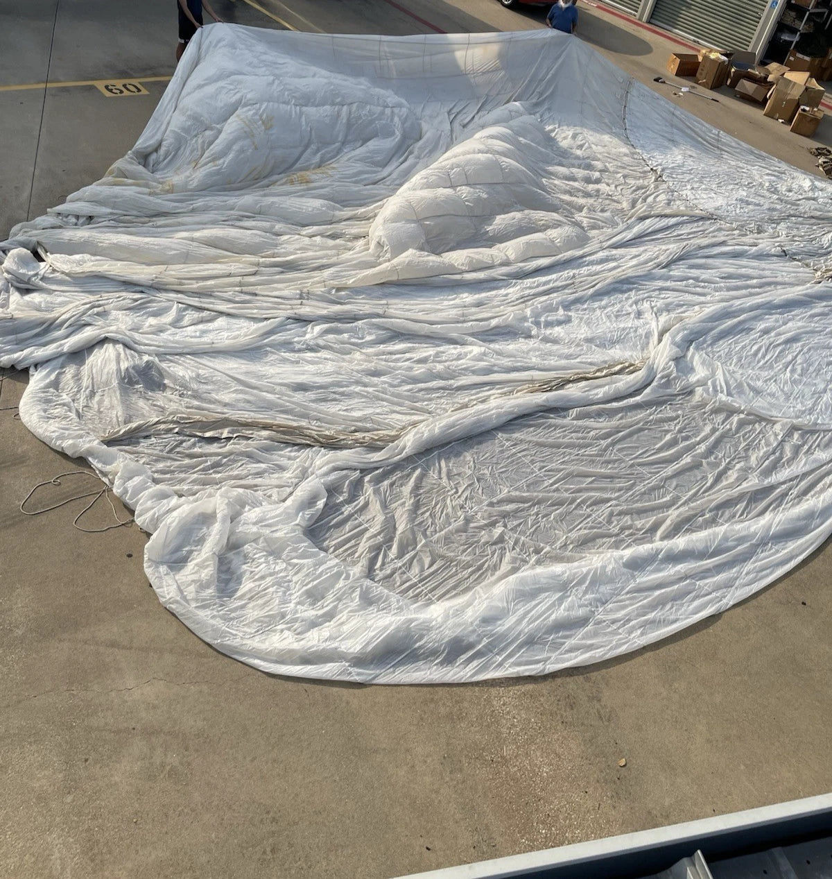 British Military 100ft. Diameter White Cargo Parachute With  Carry Bags - Image 10