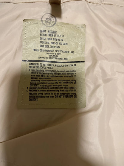 Genuine US GI Military 3 color Desert camouflage ECW Gortex  Jacket - Image 9