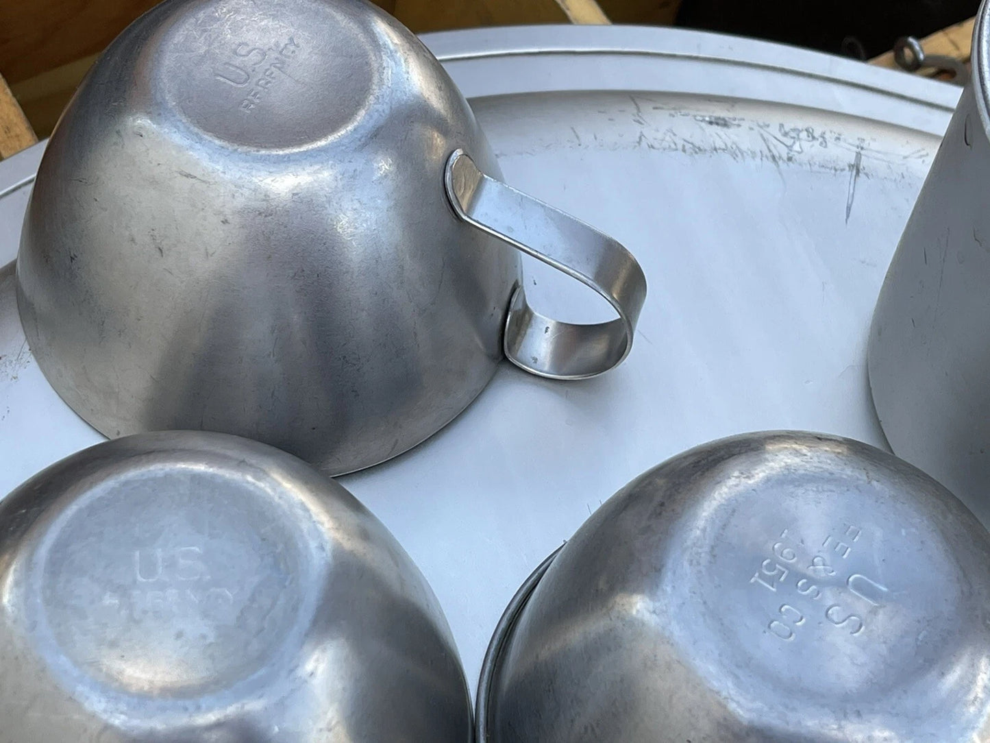 GENUINE VINTAGE US MILITARY COMPLETE DINING SET WITH TRUNK IN MINT CONDITION - Image 4