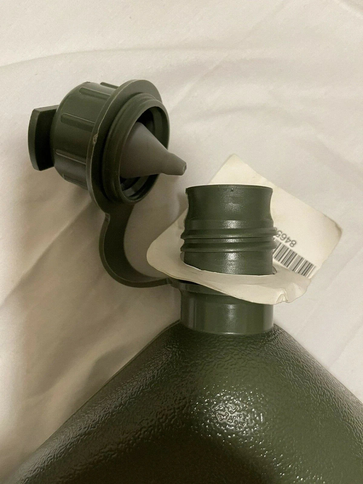 New-US GI O.D.Green 2 Qt Canteen with Carrier/Cover and Shoulder Strap,Un-Issued - Image 6