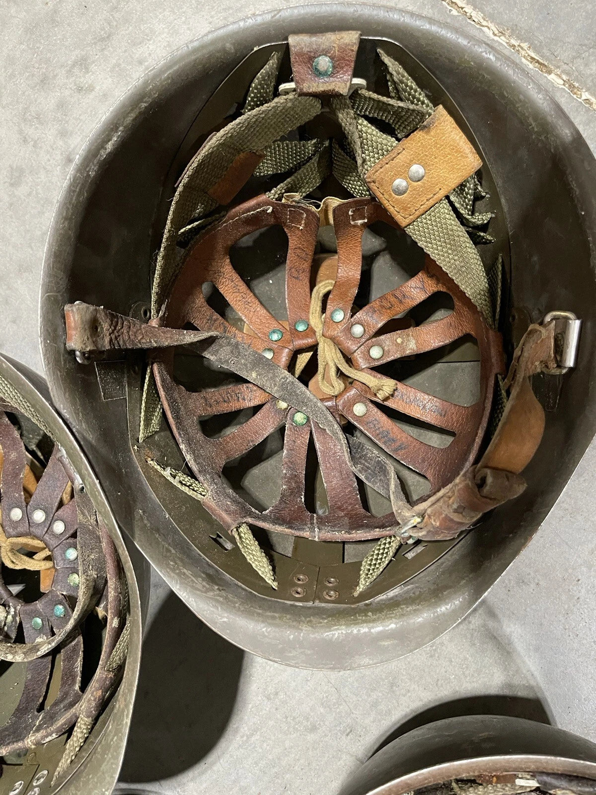 GENUINE POLISH MILITARY ARMY HELMET COMPLETE WITH ALL ORIGINAL PARTS USED IN EX - Image 7
