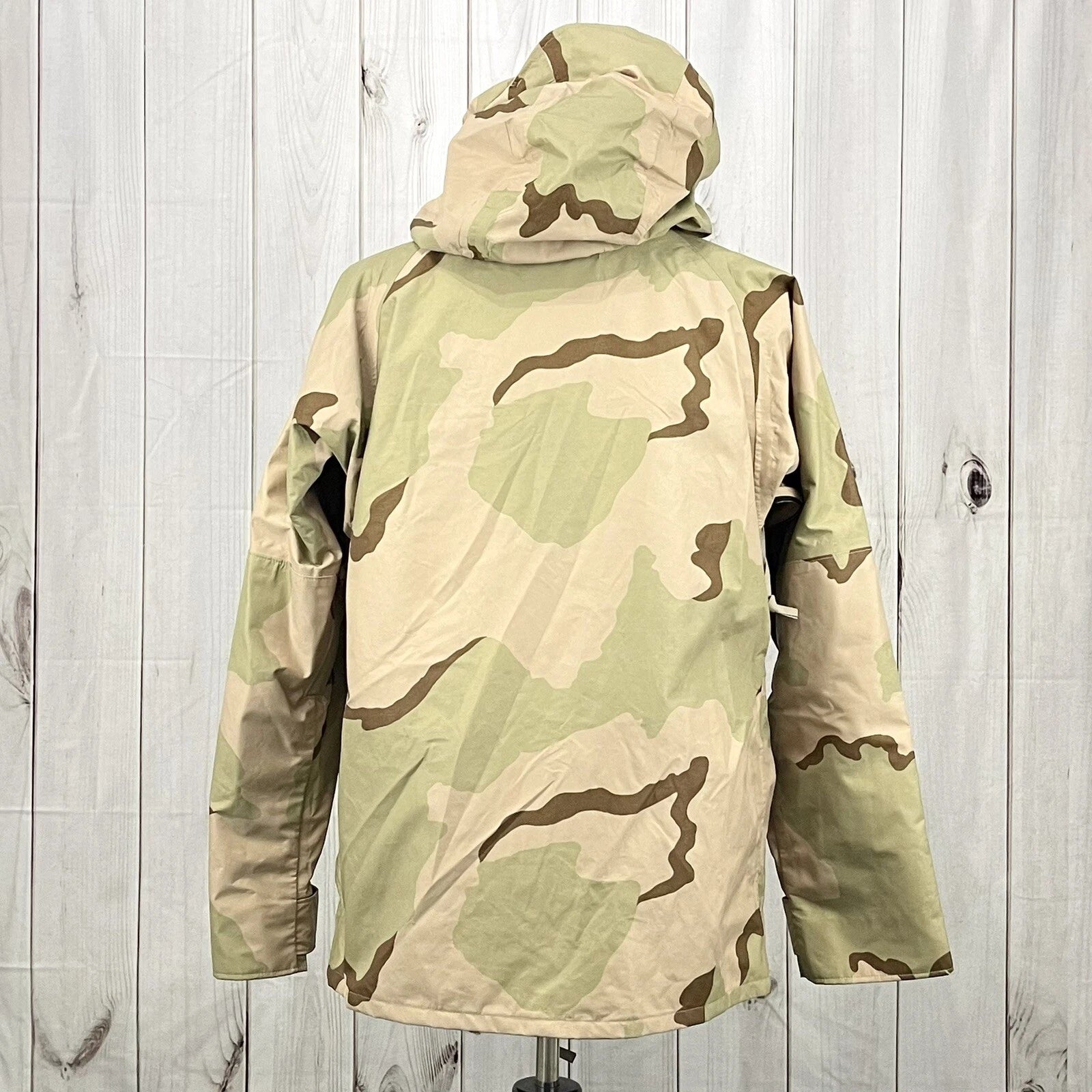 Genuine US GI Military 3 color Desert camouflage ECW Gortex  Jacket - Image 4
