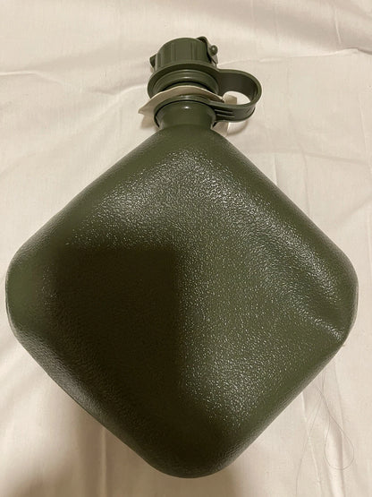 New-US GI O.D.Green 2 Qt Canteen with Carrier/Cover and Shoulder Strap,Un-Issued - Image 5