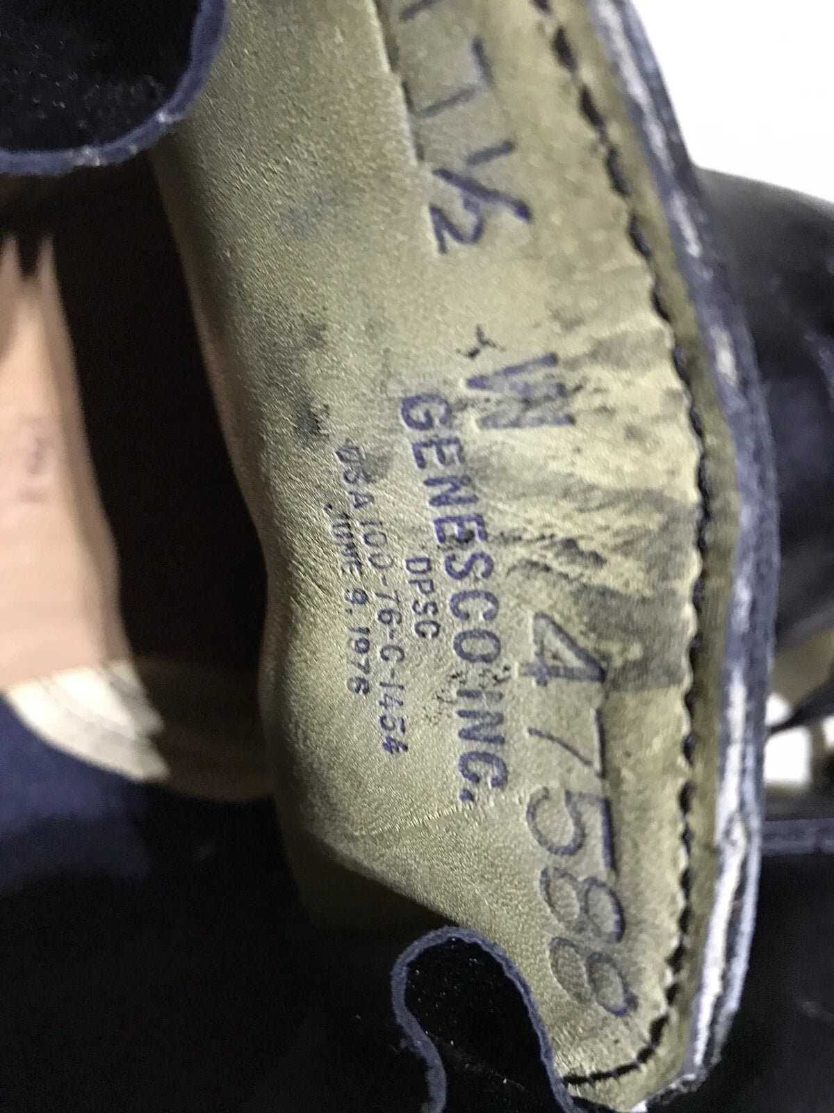 Genuine US Military Vintage Chukka Boots By Gensco 111/2 Wide New Made in 1976. - Image 5
